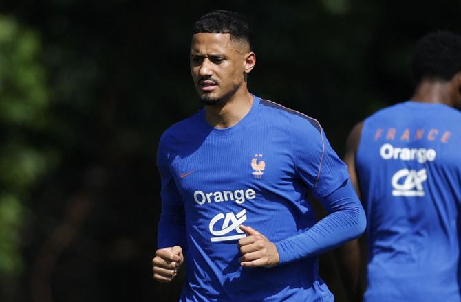 FIFA VM -Fransk boost: Saliba tilbage i træning