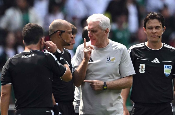 FIFA VM -Sydafrika-træner kalder Mexico desperate: Hvad ville de?