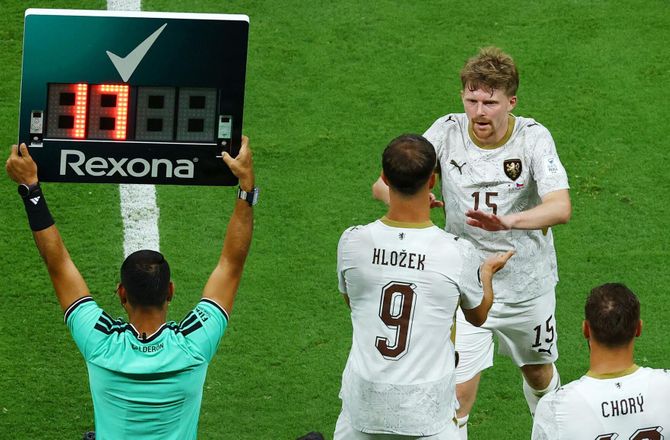 FIFA VM -Hlozek får chancen fra start mod Sydafrika