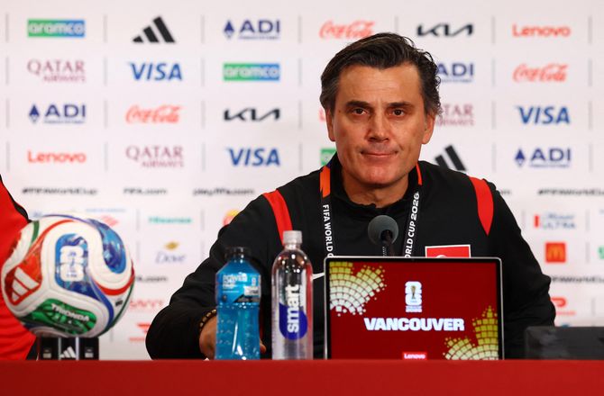 FIFA VM -Tyrkisk landstræner før VM-comeback: Følelsesladet dag