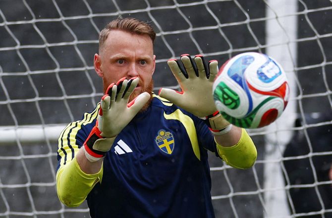 Championship -Medie: PL-klubber holder øje med svensk keeper