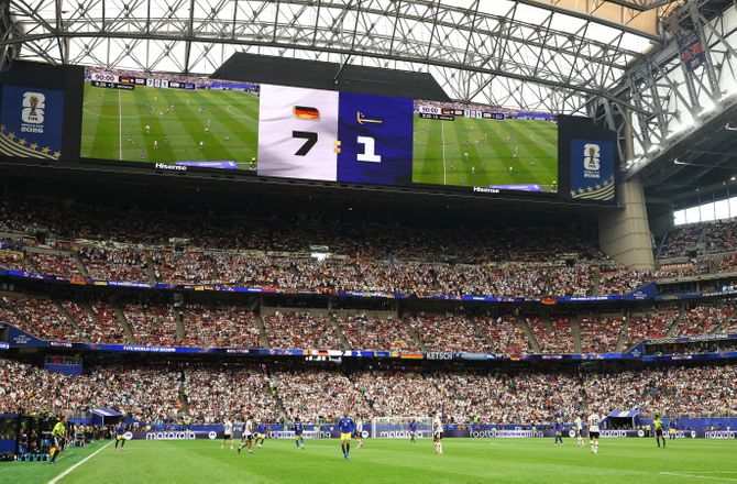 FIFA VM -BBC: FIFA undersøger VAR-dommers håndtegn