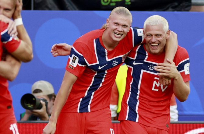 FIFA VM -Haaland opfordrer: Håber nordmændene vil feste lidt