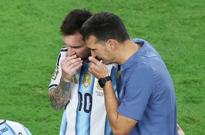 FIFA VM -Scaloni klapper i om Messi: Svært at forudsige