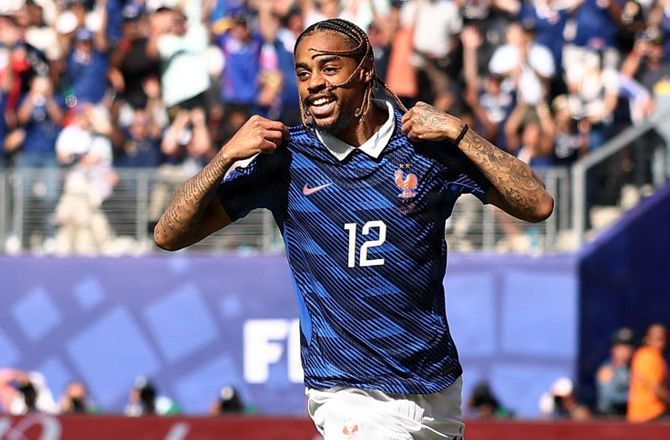 FIFA VM -Flere franske ændringer ventes mod Irak: Barcola fra start