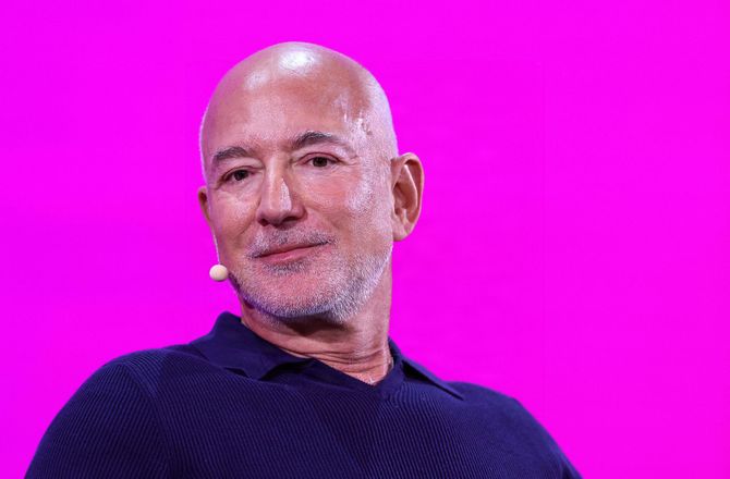 Premier League -Medie: Jeff Bezos overvejer at købe sig ind i Liverpool