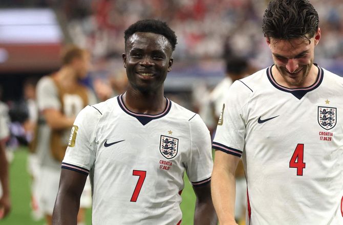 FIFA VM -Engelsk bekymring: Saka trænede for sig selv
