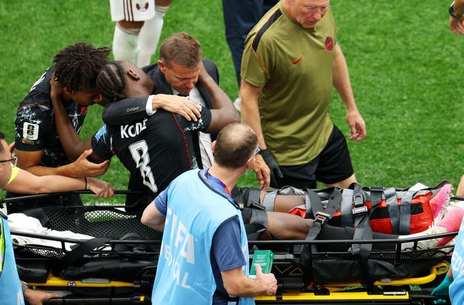 FIFA VM -Medie: Ismaël Koné ramt af dobbelt benbrud