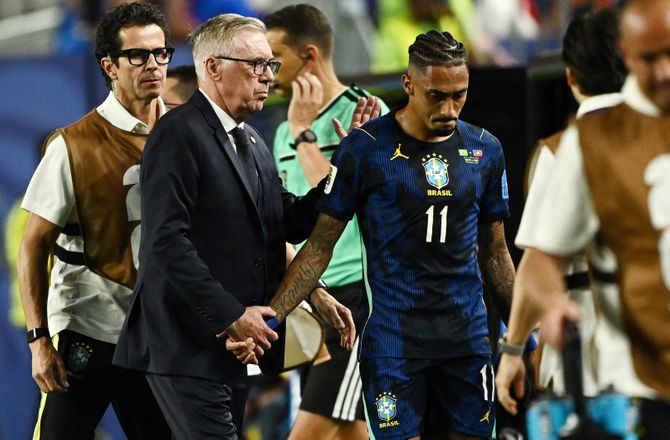 FIFA VM -Brasiliansk stjerne ramt af lårskade