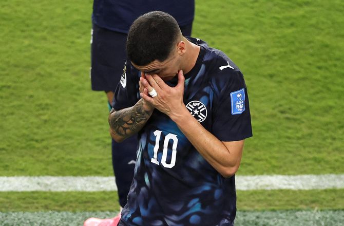 FIFA VM -Historisk udvisning: Almiron har sagt undskyld