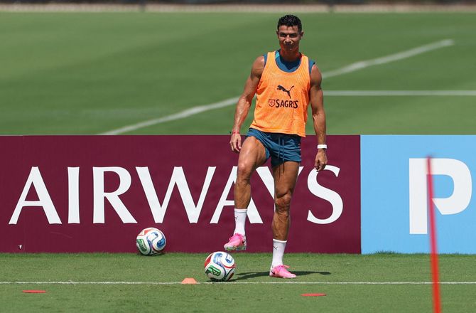 FIFA VM -Dalot forsvarer Ronaldo: Vi var forberedte på kritik