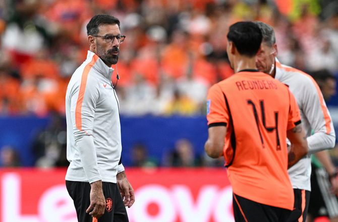 UEFA Nations League A -Van Nistelrooy forbliver som hollandsk assistent under Xavi