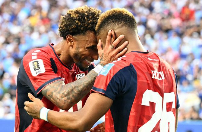 FIFA VM -VM-natten: Ny Kap Verde-sensation og vandpause-kritik
