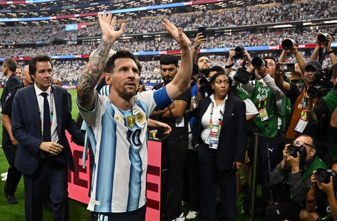 FIFA VM -Álvarez hylder Messi: Den bedste i historien
