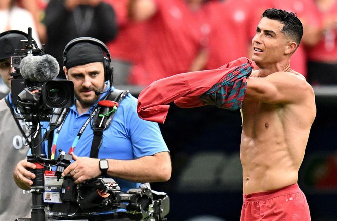 FIFA VM -Ronaldo kiggede ind i kameraet: Jeg er tilbage