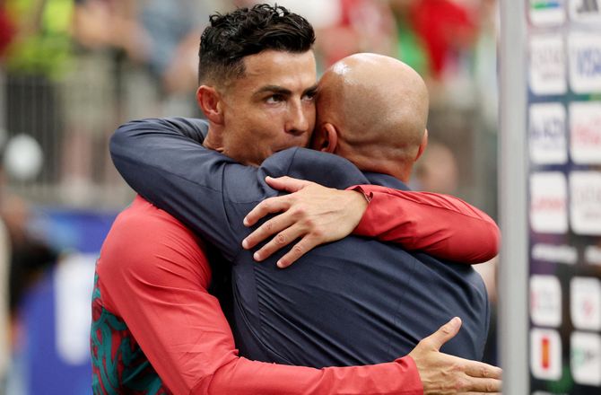FIFA VM -Portugisisk landstræner hylder Ronaldo efter målshow