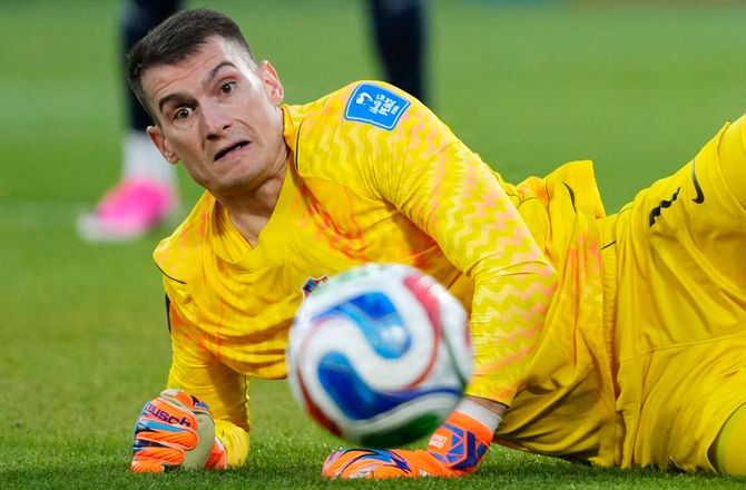 International -Barca meldes tæt på Livakovic - kan påvirke Kotarski