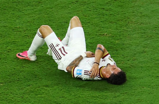 FIFA VM -Kan være VM-færdig: Spanier spillede med brækket kraveben