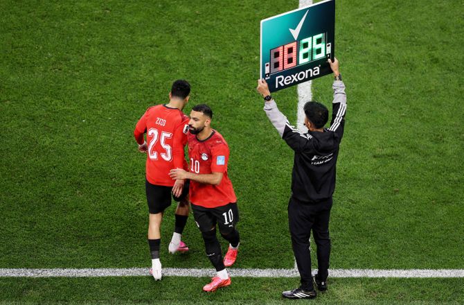FIFA VM -Egyptiske panderynker: Salah bad om at blive skiftet ud