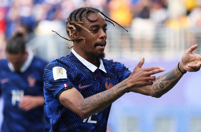 Ligue 1 -Medie: PSG kræver astronomisk beløb for Barcola