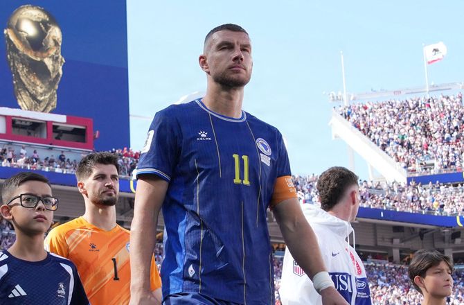 UEFA Nations League B -Dzeko stopper på landsholdet: Det bliver min sidste