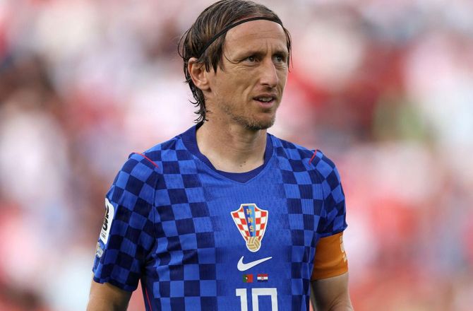 FIFA VM -Avis: Modric tager et år mere i AC Milan