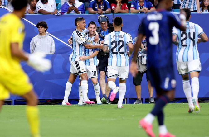 FIFA VM -LIVE: Messi sætter ild til Miami!