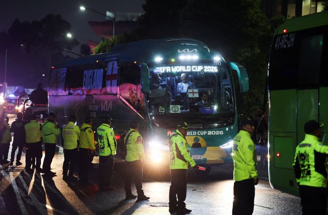 FIFA VM -VM-feber: England mødt af pibekoncert