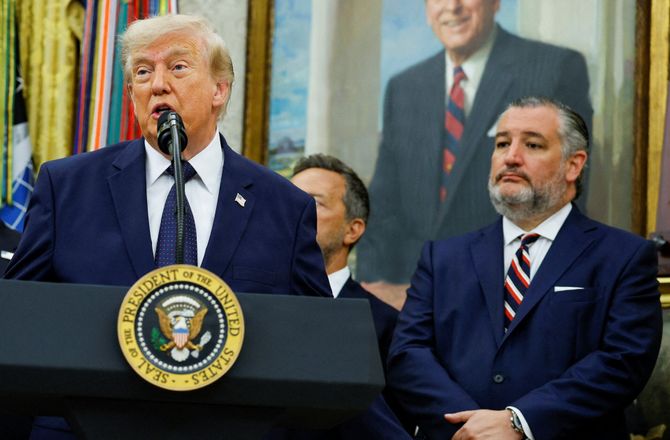 FIFA VM -Senator Cruz takker Trump: Fik det latterlige røde kort væk