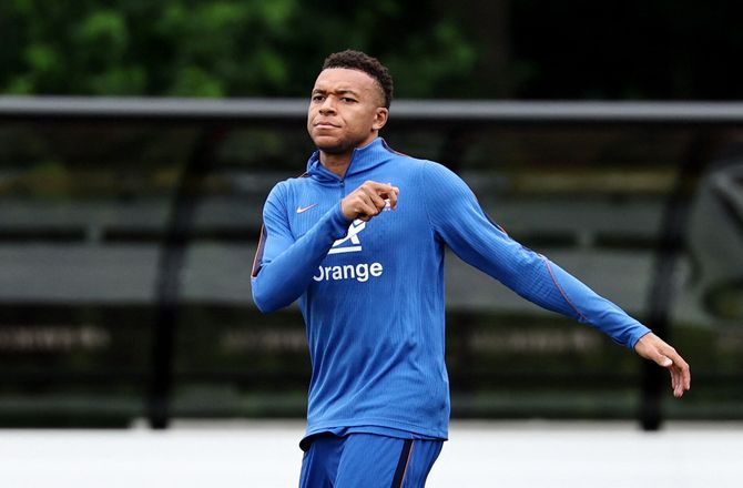 FIFA VM -Paraguays regering tager afstand fra udtalelser om Mbappé
