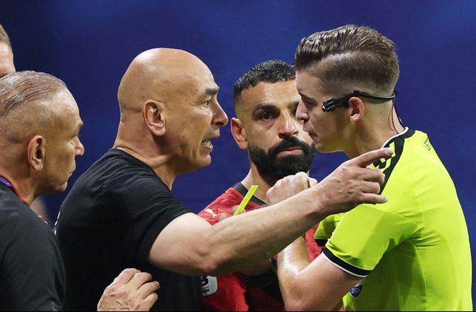 FIFA VM -VM-natten: Egyptisk vrede og langgaber