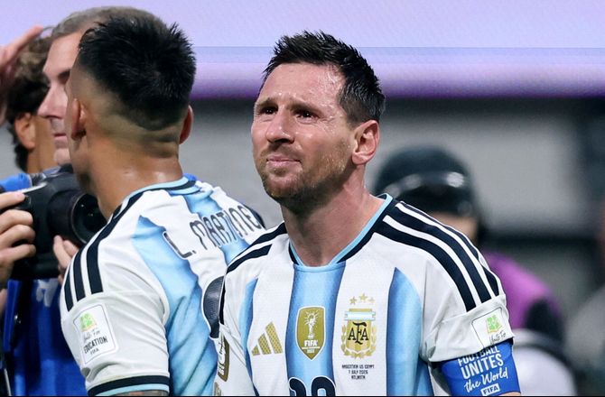 FIFA VM -Vild eufori: Messi i tårer efter slutfløjt