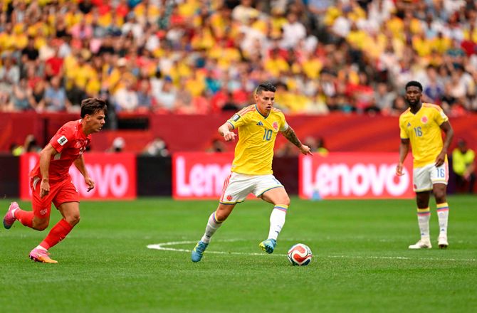 FIFA VM -LIVE: Store chancer i begge ender!