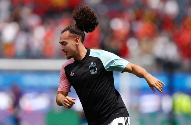 Serie A -Frankfurt sender Arthur Theate til Serie A-klub