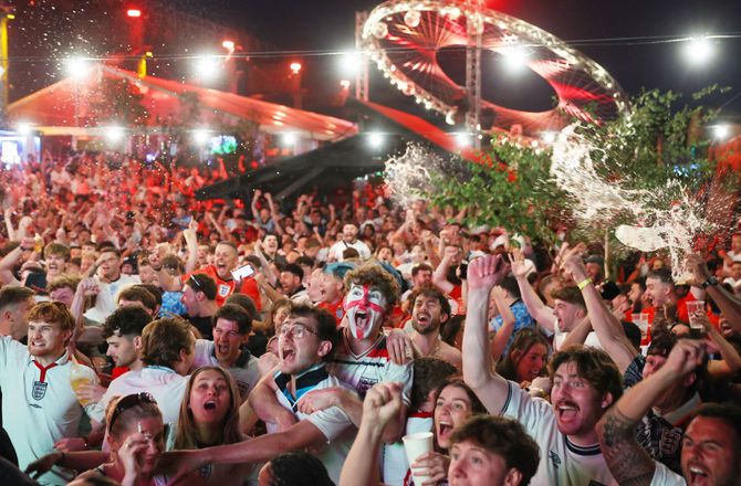 FIFA VM -Politiet skruer op inden England-Argentina
