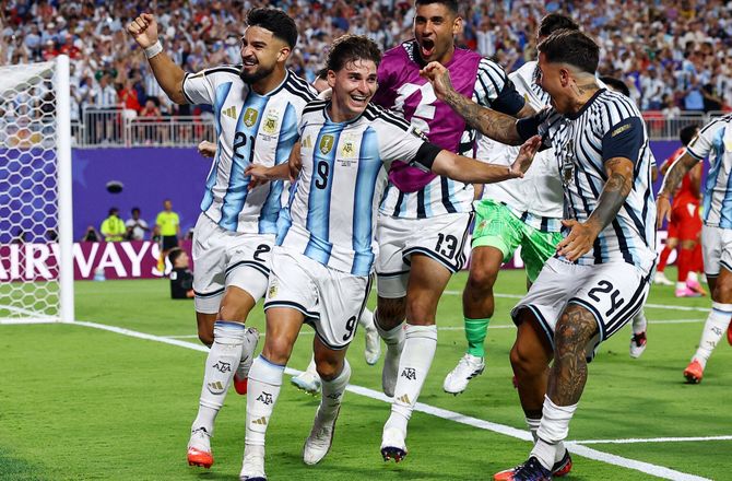 Premier League -Avis: Arsenal har ikke opgivet Alvarez