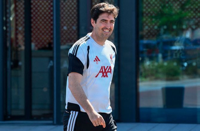Premier League -Iraola vil have flere Liverpool-signings