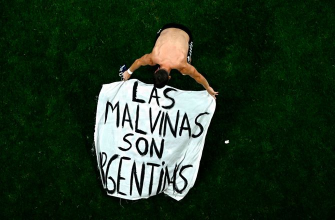 VM -Storbritannien opfordrer FIFA til handling efter argentinsk banner