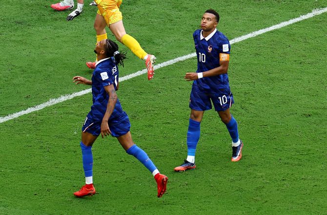 VM -VM-natten: Mbappé og Olise overhalede Messi og Pelé