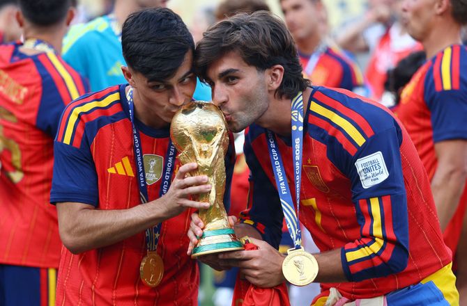 International -PSG og Barca meldes tæt på aftale: Ferran Torres træner ikke