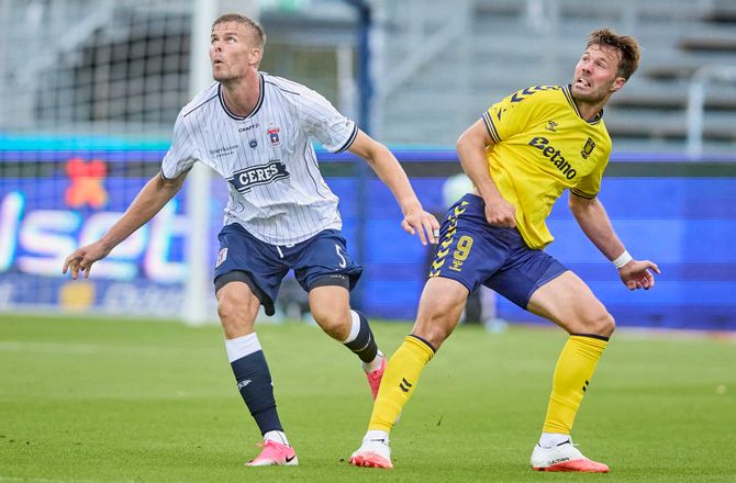 3F Superliga -Nørgaard bænker Mortensen mod Horsens