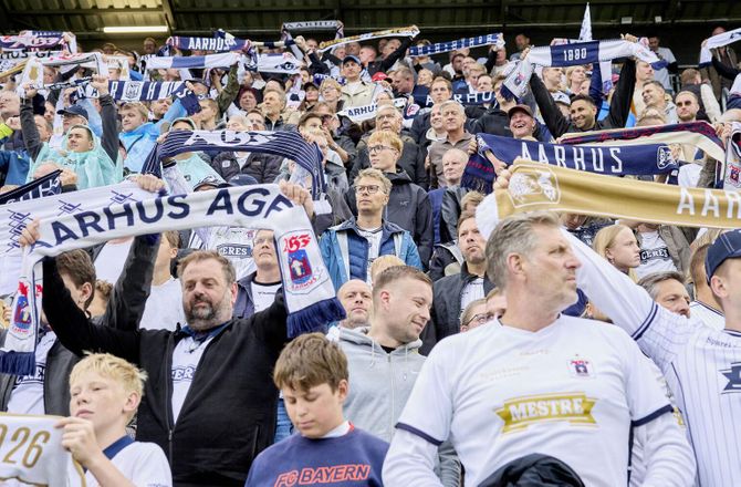 3F Superliga -LIVE: AGF og FCM brager sammen i udsat opgør