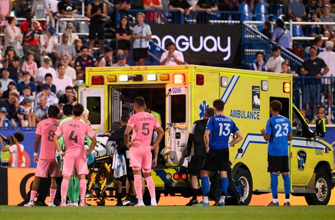 Major League Soccer -Slået bevidstløs: Inter Miami-spiller kørt væk i ambulance