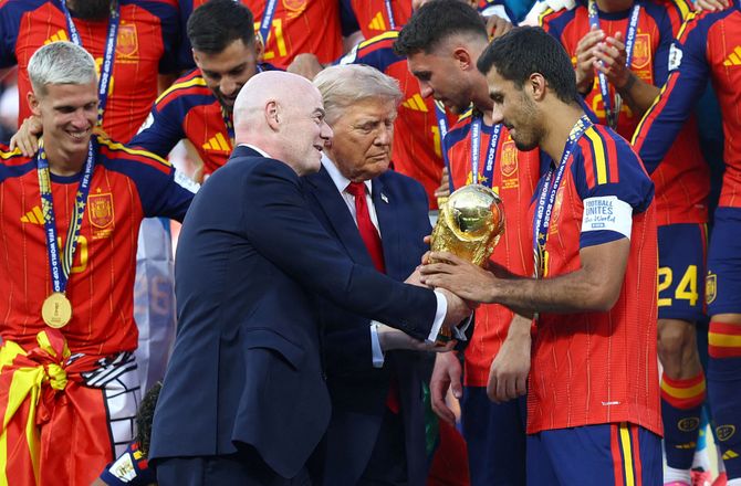 International -Medie: Barca prøver at overhale Real i kampen om Rodri