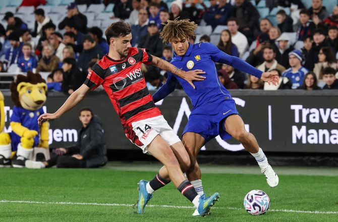 Premiership -Celtic meldes tæt på Chelsea-back