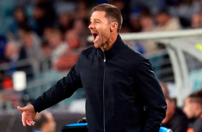 Træningskampe -Xabi Alonso åbnede Chelsea-æra med timålskamp