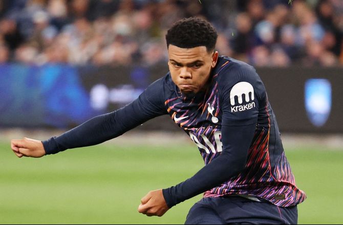 League One -Færdig i Tottenham: 'Great Dane' skifter til Leyton Orient