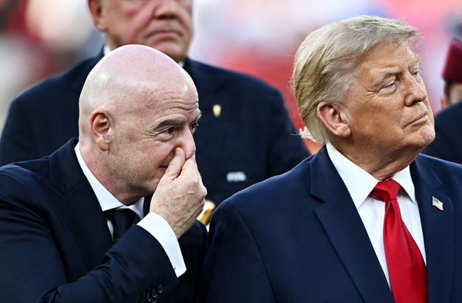 VM -Trump advarer FIFA: En frygtelig fejl at fyre Infantino