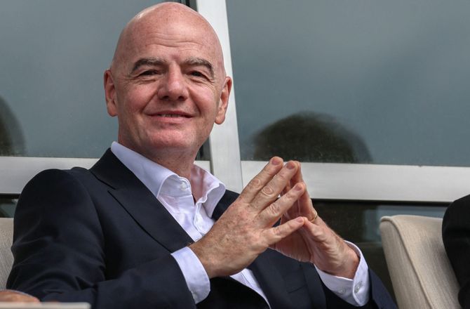VM -DFB-præsident vil undersøge Infantino