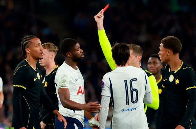 Træningskampe -Tottenham nedlagde Chelsea trods rødt kort